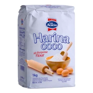 Harina 0000 Las Acacias 1kg, harina de trigo fortificada para repostería y uso todo propósito en envase blanco.