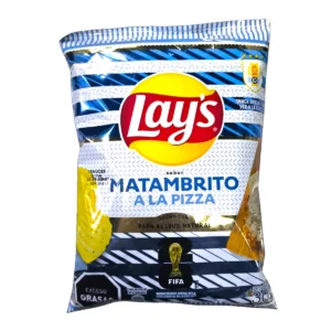 Paquete de snack lays matambrito a la pizza 30g. Papas fritas ideales para compartir en previas y picadas bien futboleras.