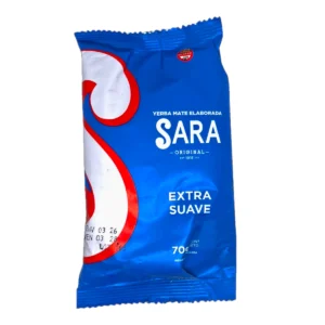 Paquete azul de Sara Extra Suave de 70 gramos. Yerba mate de industria brasilera, libre de gluten, ideal para mates ligeros.